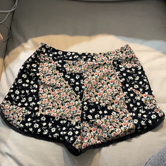 Topshop shorts - Picture 2 of 2